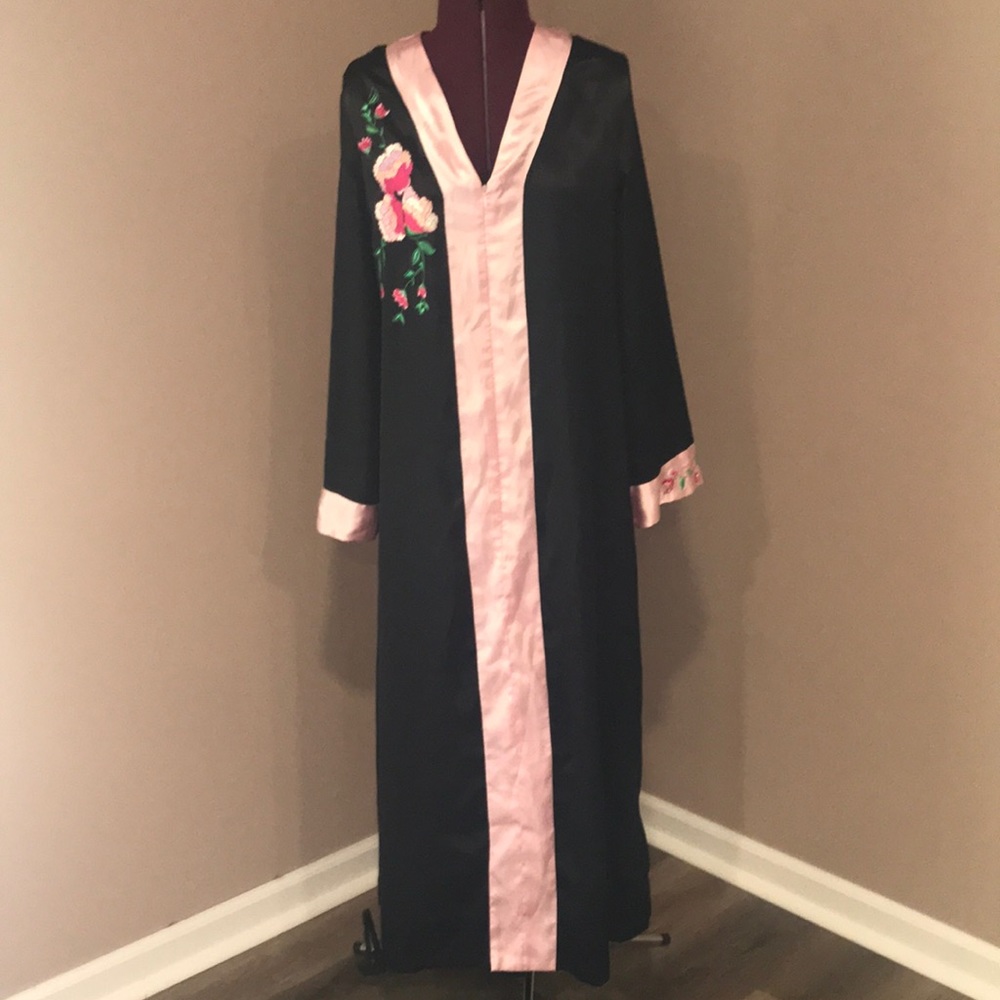 Gorgeous Vintage Kimono with Appliqué Zips Robe
